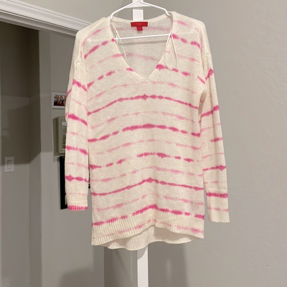 Jennifer Lopez sweater.